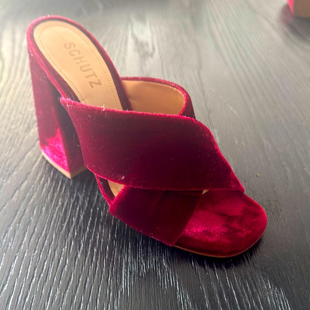 Schutz Callie block heels 7.5